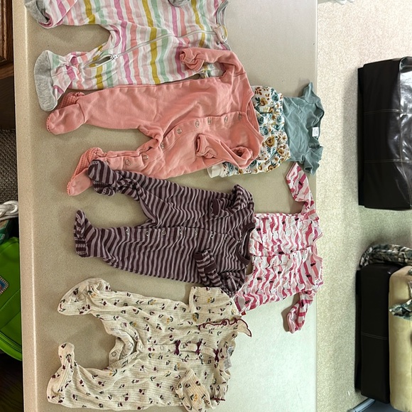 Lot of 5 3-6 mo baby l’oved baby magnetic me - Picture 1 of 5